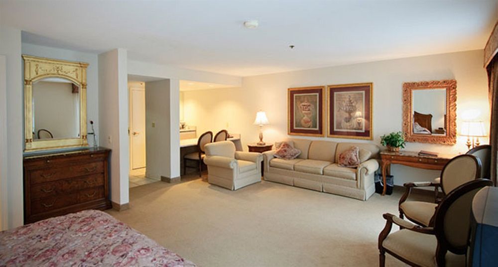 Regalia Hotel & Conference Center Village of Four Seasons ภายนอก รูปภาพ